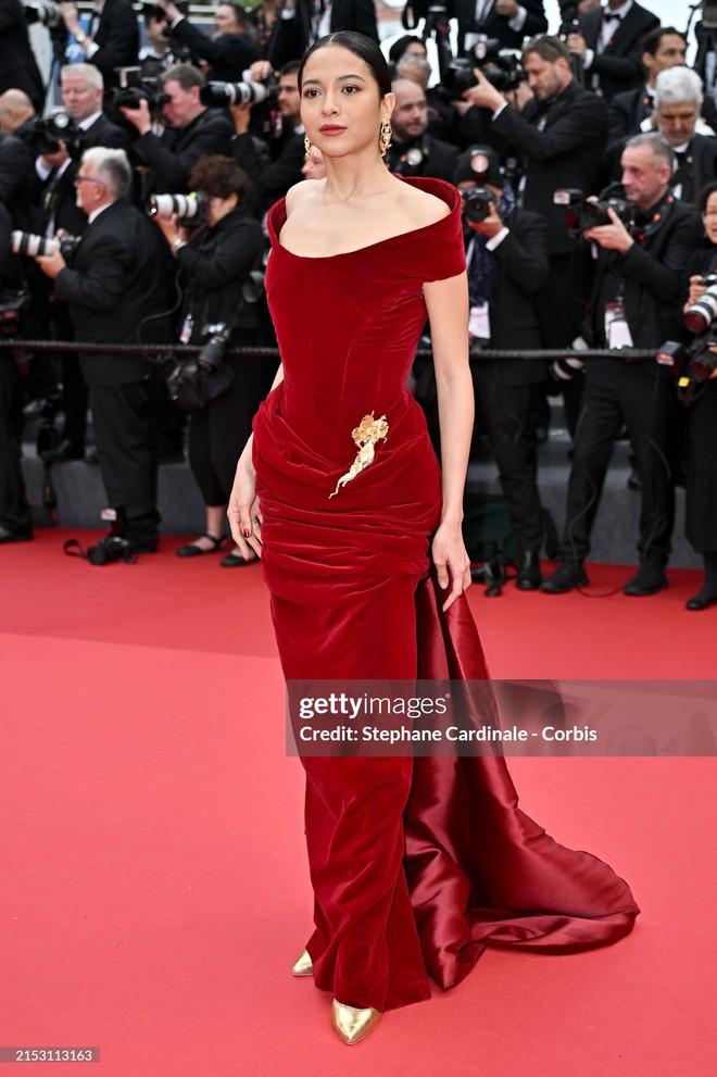 Thảm đỏ Cannes ngày 2: Búp bê Anya Taylor-Joy đẹp vô thực so kè Đường Yên - Quan Hiểu Đồng, xuất hiện cả dàn khách mời mặc lố!-16