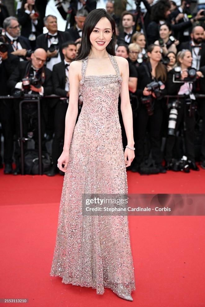 Thảm đỏ Cannes ngày 2: Búp bê Anya Taylor-Joy đẹp vô thực so kè Đường Yên - Quan Hiểu Đồng, xuất hiện cả dàn khách mời mặc lố!-4