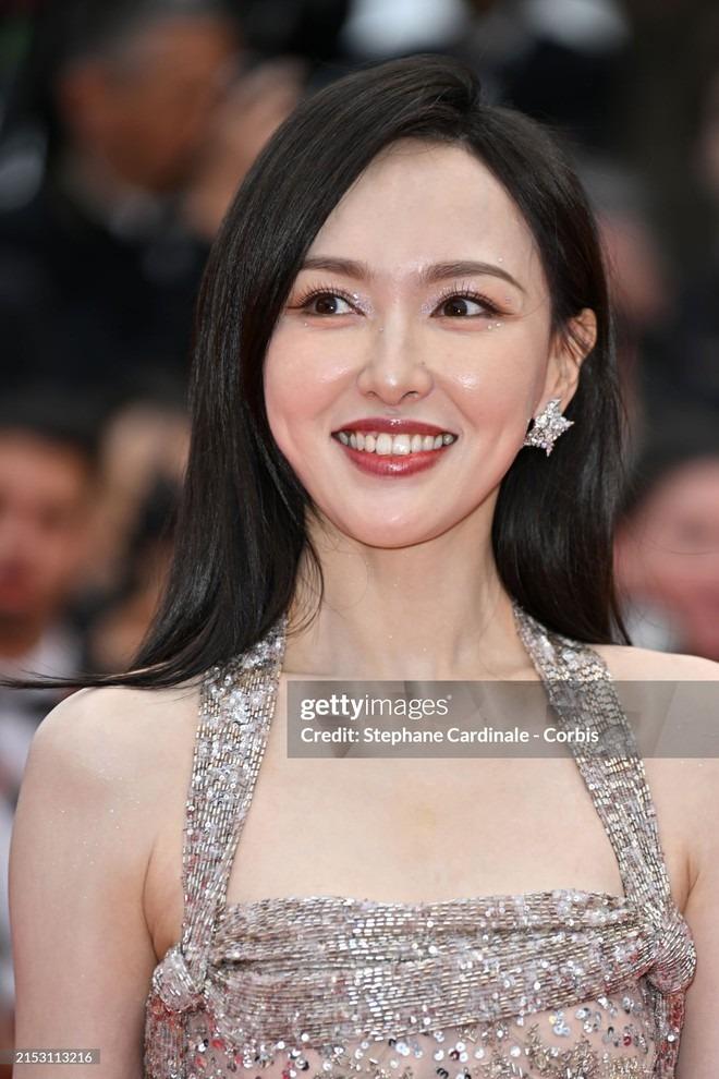 Thảm đỏ Cannes ngày 2: Búp bê Anya Taylor-Joy đẹp vô thực so kè Đường Yên - Quan Hiểu Đồng, xuất hiện cả dàn khách mời mặc lố!-5