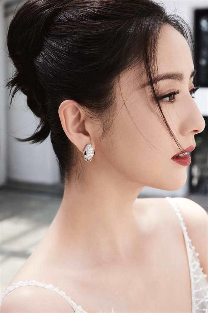 Mỹ nhân Tân Cương ăn hoa huệ, cần tây để đẹp nghiêng nước nghiêng thành-4