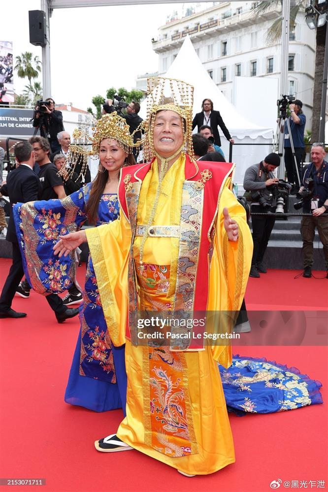 Trò lố tại thảm đỏ Cannes 2024-2