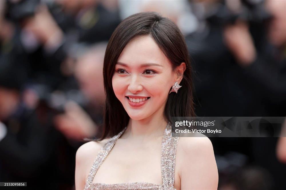 Khoe dáng tại Cannes, nhan sắc U40 của Đường Yên sống sót trước ống kính của hung thần-1