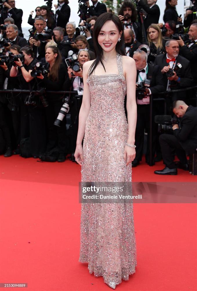 Khoe dáng tại Cannes, nhan sắc U40 của Đường Yên sống sót trước ống kính của hung thần-3