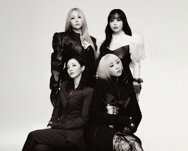 2NE1 tái hợp trong bộ ảnh kỉ niệm 15 năm debut, 4 cô gái mỉm cười hạnh phúc bên nhau thật xúc động quá!-2