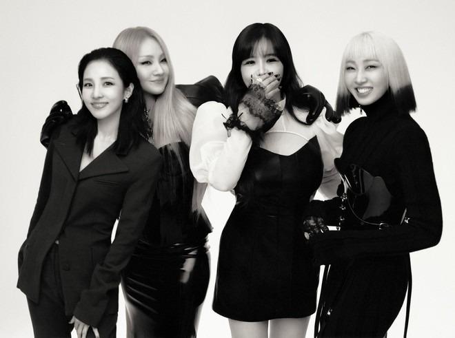 2NE1 tái hợp trong bộ ảnh kỉ niệm 15 năm debut, 4 cô gái mỉm cười hạnh phúc bên nhau thật xúc động quá!-3
