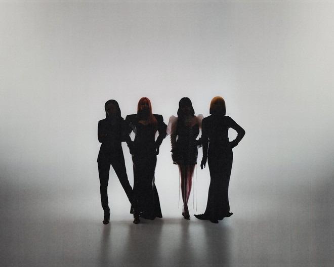 2NE1 tái hợp trong bộ ảnh kỉ niệm 15 năm debut, 4 cô gái mỉm cười hạnh phúc bên nhau thật xúc động quá!-4