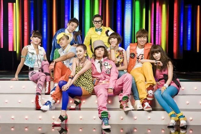 2NE1 tái hợp trong bộ ảnh kỉ niệm 15 năm debut, 4 cô gái mỉm cười hạnh phúc bên nhau thật xúc động quá!-5