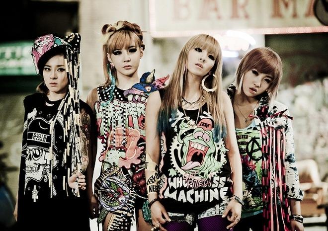 2NE1 tái hợp trong bộ ảnh kỉ niệm 15 năm debut, 4 cô gái mỉm cười hạnh phúc bên nhau thật xúc động quá!-7