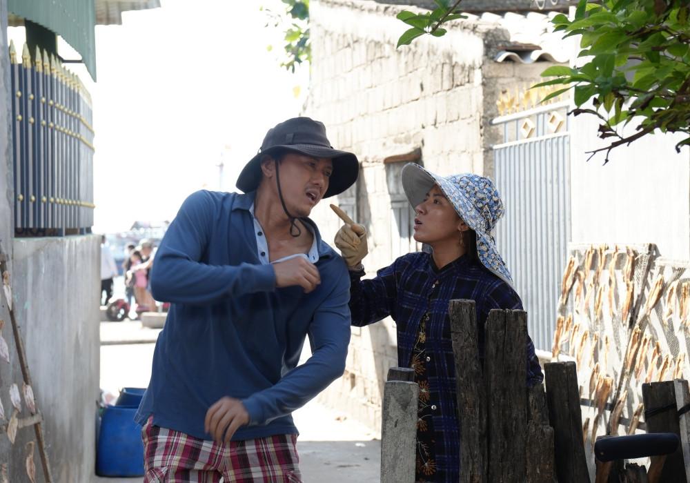 Lý do khiến vợ trẻ kém 16 tuổi bật khóc, ôm hôn diễn viên Quách Ngọc Tuyên-1