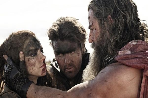 Bom tấn 18+ gây tranh cãi vì đạo diễn 85 tuổi quấy rối nữ diễn viên, nhận tràng pháo tay 7 phút tại Cannes 2024-5