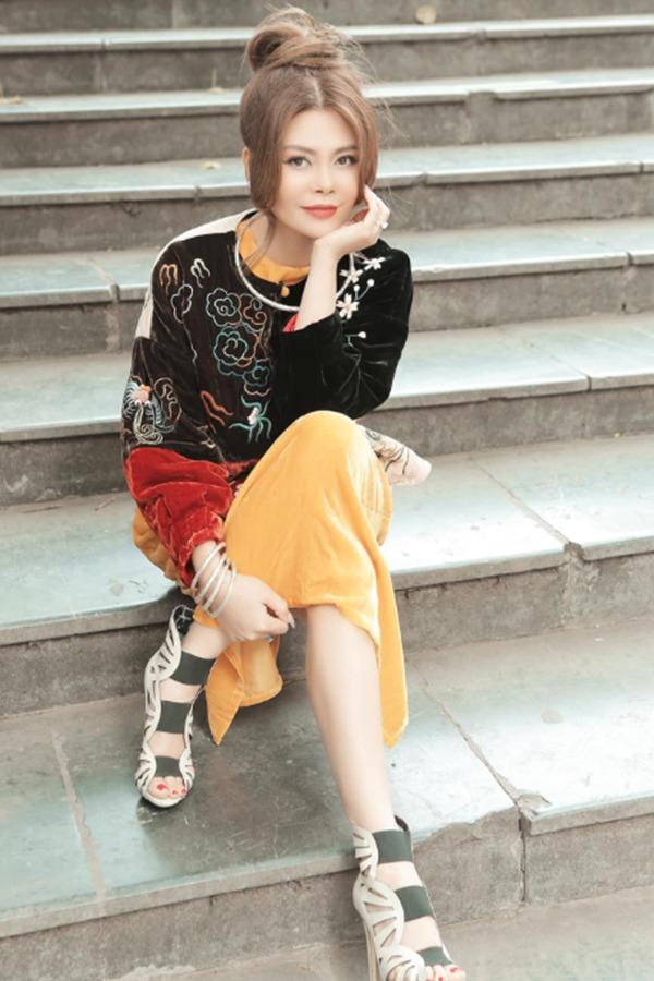 Vóc dáng khỏe mạnh tuổi 49 của Ngọc Anh 3A-2