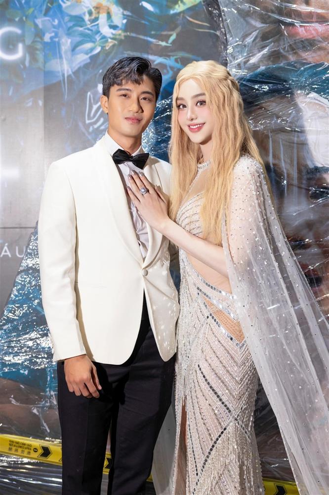Lâm Khánh Chi nói gì về tin đồn đám cưới với người mẫu nam kém 17 tuổi?