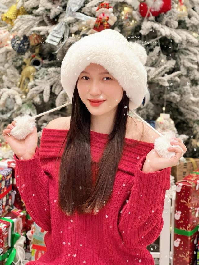 Hoa khôi bóng chuyền 22 tuổi: Chân dài miên man, gương mặt giống Hương Tràm-8