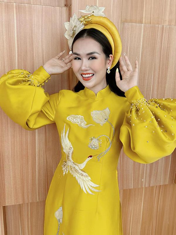 Nữ ca sĩ 9X nổi tiếng dòng nhạc đỏ có đời tư viên mãn bên chồng Ấn Độ-3