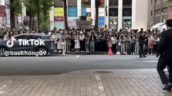 Chiếc xe sang 7 tỷ bí ẩn khiến Kim Ji Won vướng tin hẹn hò-2