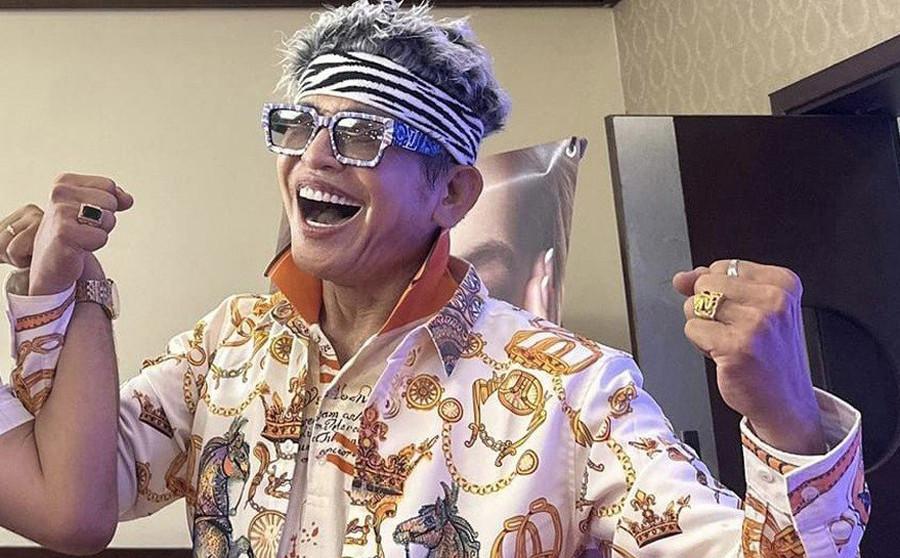 Mặc diêm dúa, độc lạ showbiz Việt chỉ có thể là... MC Thanh Bạch-6