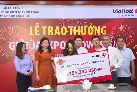 Chuyện chưa từng có của Vietlott: Người phụ nữ cùng lúc trúng cả Jackpot 1, 2 và 48 giải Nhất nhận về tổng hơn 70 tỷ đồng