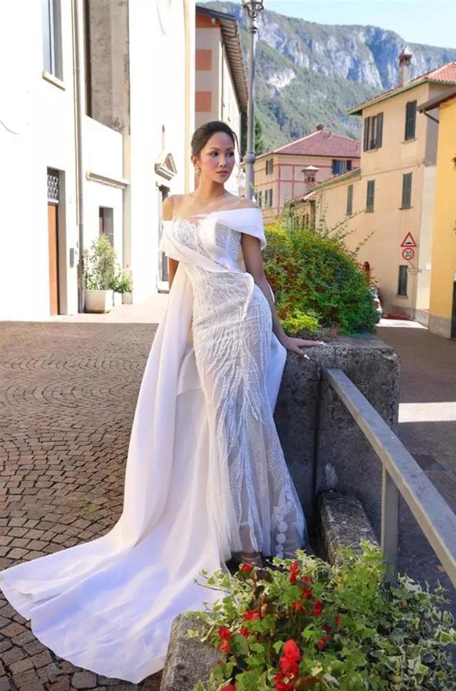 Fan đào lại những lần mặc váy cưới của Hhen Niê giữa tin đồn sắp kết hôn với bạn trai lâu năm-5