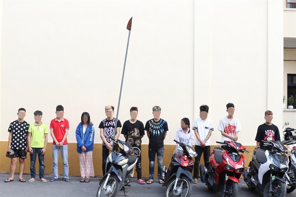 Lập hội mang dao phóng lợn dài hơn 3m đâm người vô cớ-1