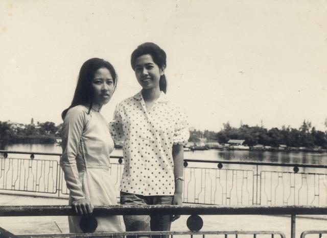 Một nữ danh ca từ bỏ showbiz sang Úc: Làm quần quận nuôi 8 con, là bà chủ nhà hàng 200 khách-2