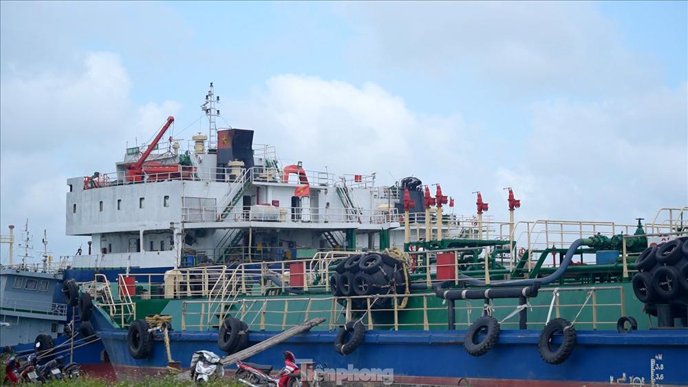 Ngôi làng tỷ phú nức tiếng tại Nam Định: Toàn dinh thự, lâu đài và tàu trăm tỷ xuôi ngược khắp muôn nơi-11