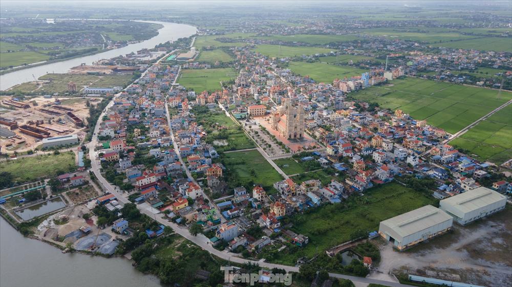 Ngôi làng tỷ phú nức tiếng tại Nam Định: Toàn dinh thự, lâu đài và tàu trăm tỷ xuôi ngược khắp muôn nơi-2