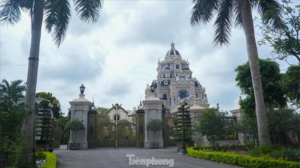 Ngôi làng tỷ phú nức tiếng tại Nam Định: Toàn dinh thự, lâu đài và tàu trăm tỷ xuôi ngược khắp muôn nơi-6