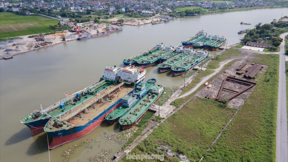Ngôi làng tỷ phú nức tiếng tại Nam Định: Toàn dinh thự, lâu đài và tàu trăm tỷ xuôi ngược khắp muôn nơi-9