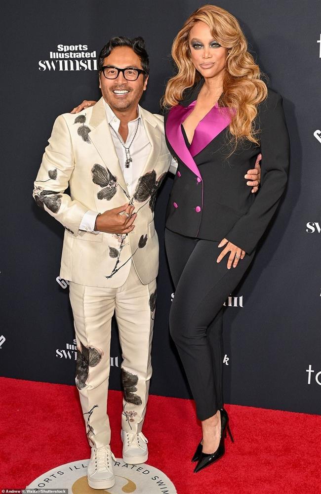 Màn khoe thân gây sốc trên thảm đỏ-10