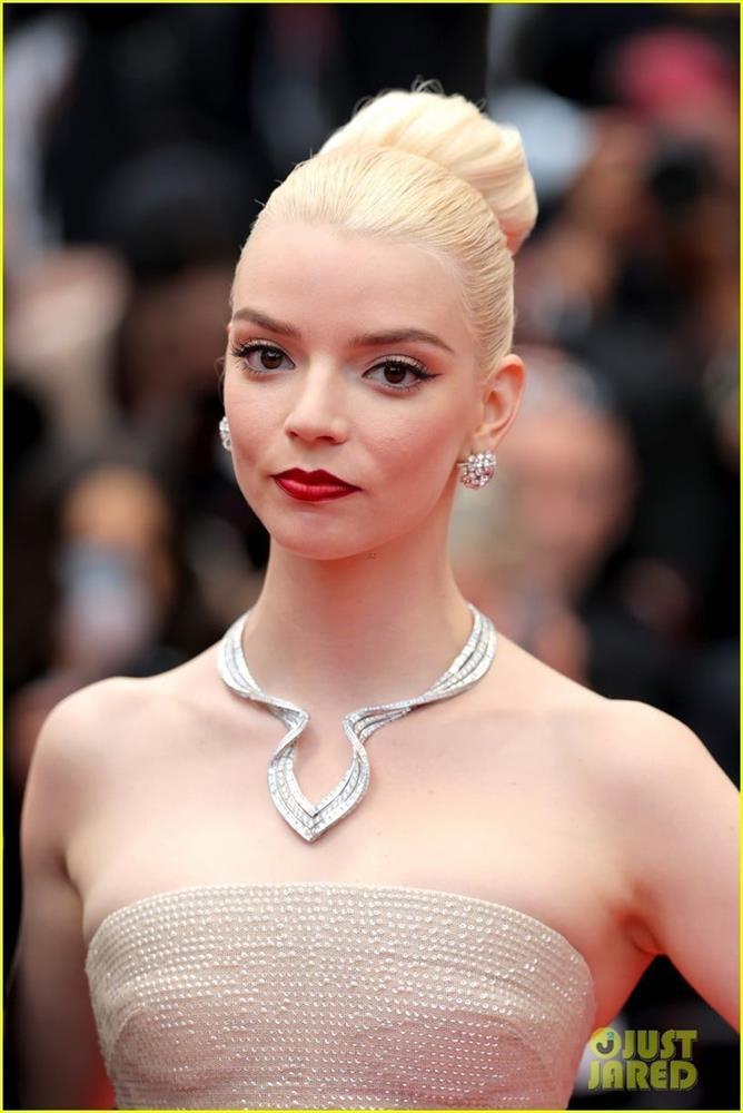 Ai làm khuynh đảo Cannes?-5