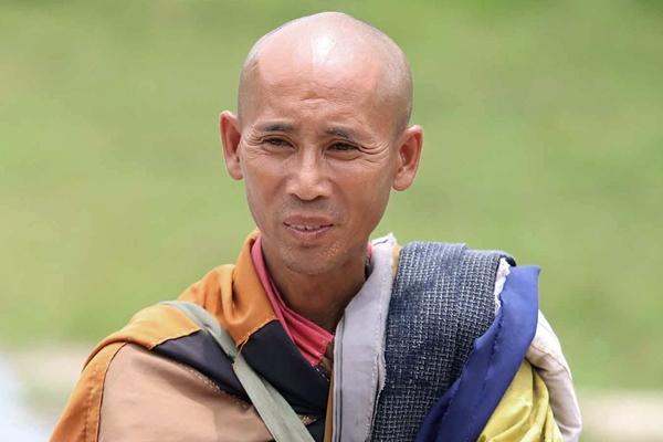 Một người đi theo ông Thích Minh Tuệ nhập viện, tính mạng nguy kịch-3