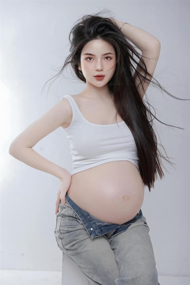 Quang Hải - Chu Thanh Huyền tung bộ ảnh bầu, dân mạng nhắc nhở mẹ bầu cần cẩn trọng-2