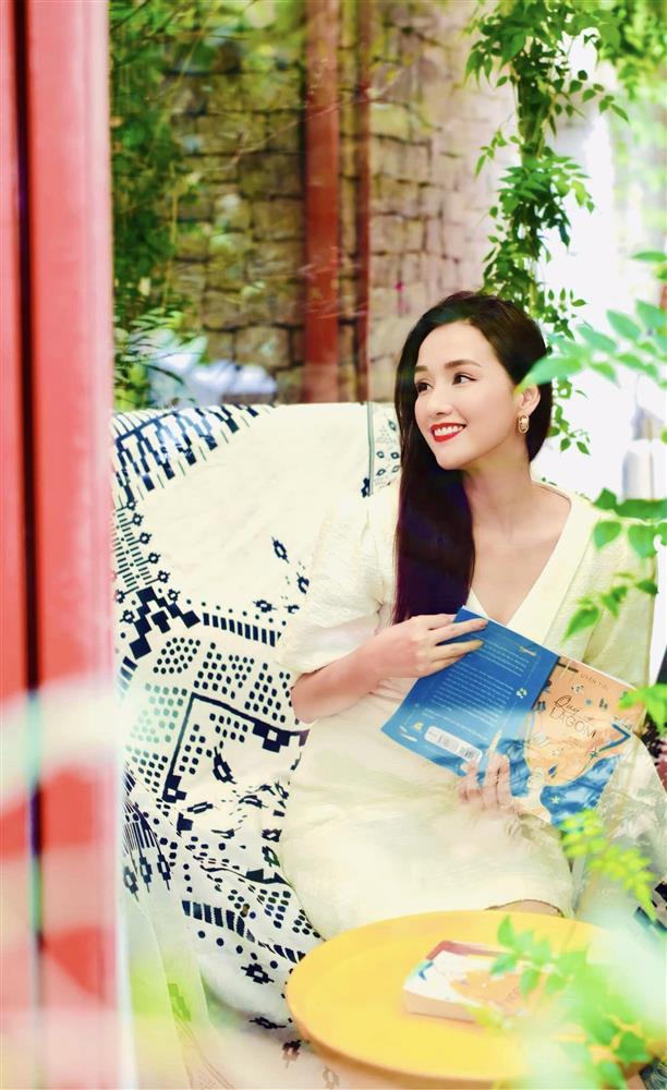 Nữ diễn viên giàu nhất miền Bắc U40 đẹp nóng bỏng nhờ tắm khoáng nóng, xông hơi-1