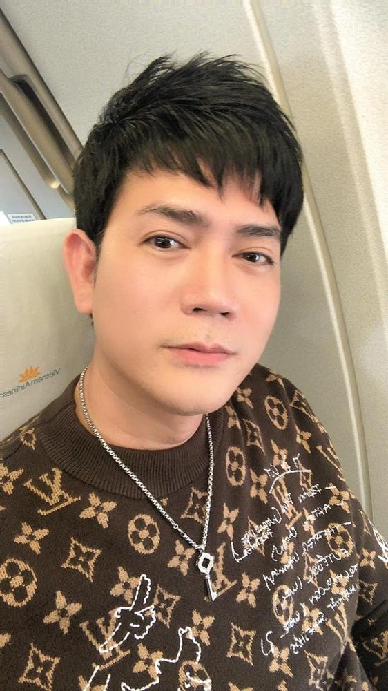 Sao nam Vbiz vừa nhập viện cấp cứu đã lại chạy show suốt 12 tiếng, nghe lí do lại càng xót xa-2