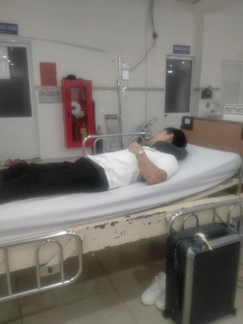 Sao nam Vbiz vừa nhập viện cấp cứu đã lại chạy show suốt 12 tiếng, nghe lí do lại càng xót xa-4