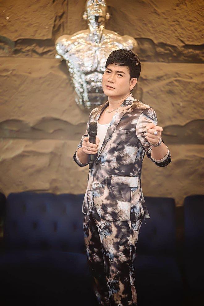 Sao nam Vbiz vừa nhập viện cấp cứu đã lại chạy show suốt 12 tiếng, nghe lí do lại càng xót xa-7