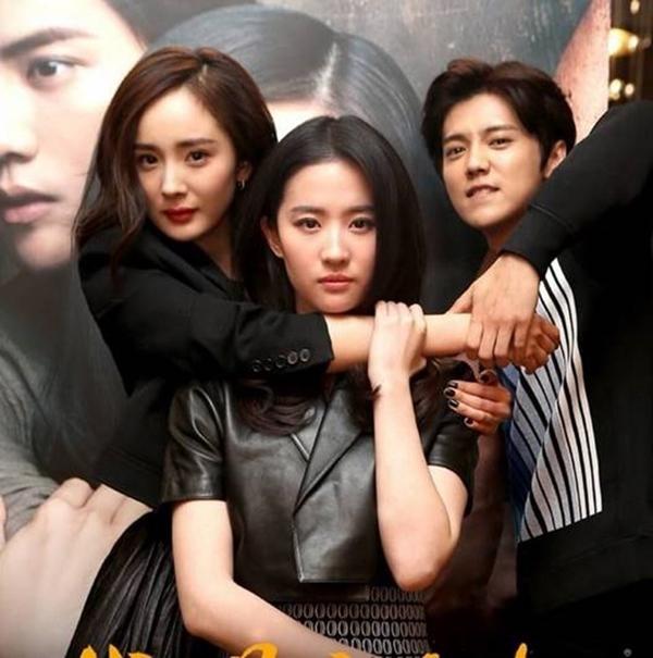 Danh tính sao nữ từng che ô cho Lưu Diệc Phi 18 năm, bất ngờ vụt sáng, vươn tầm đỉnh lưu Cbiz-2