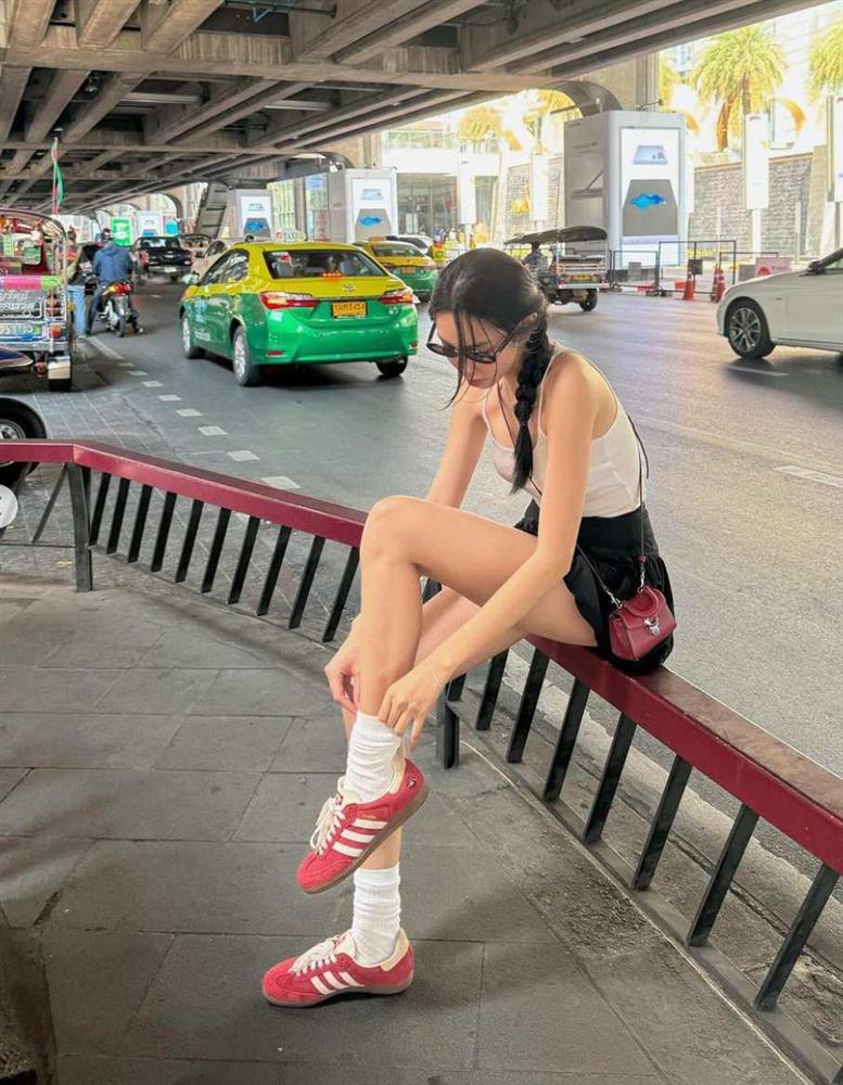 Thùy Tiên diện quần short khoe đôi chân thon, giải nhiệt mùa hè-2