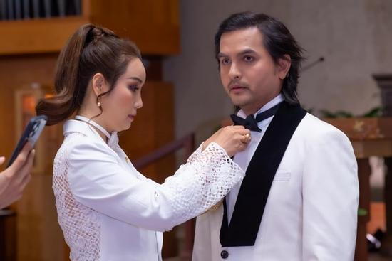 'Đau lòng quá Đức Tiến ơi, tại sao một người đang khỏe mạnh lại ra đi đột ngột như thế!'