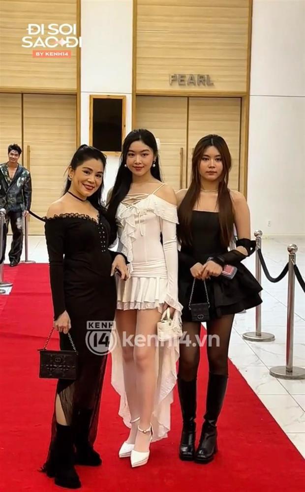 Ái nữ nhà Quyền Linh chiếm spotlight với vẻ ma mị khác lạ-2