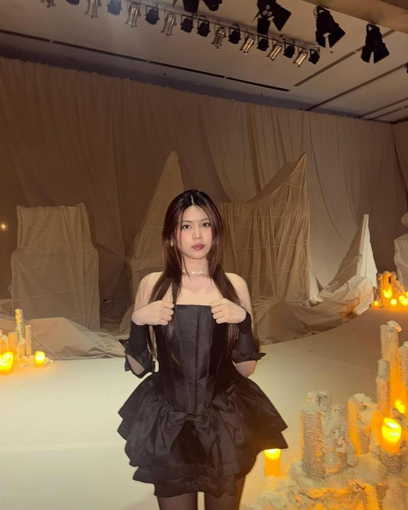 Ái nữ nhà Quyền Linh chiếm spotlight với vẻ ma mị khác lạ-4