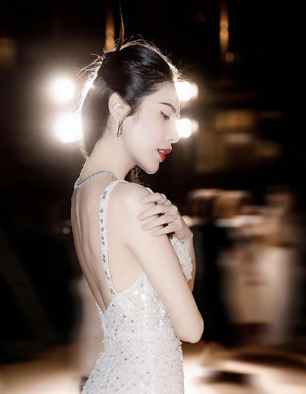 Thủy Tiên, vợ cầu thủ Công Vinh lộ bí quyết giữ dáng ai cũng nên tham khảo-1