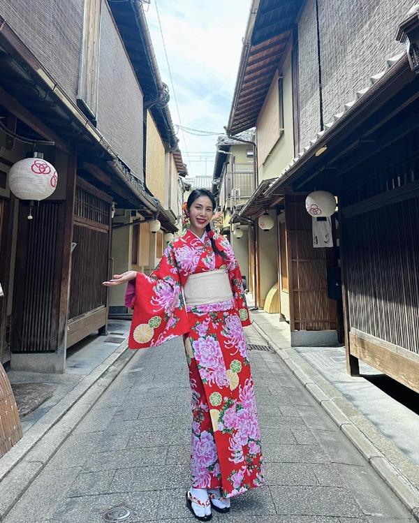 Thủy Tiên, vợ cầu thủ Công Vinh lộ bí quyết giữ dáng ai cũng nên tham khảo-4