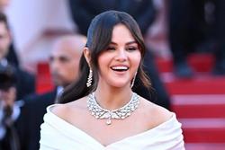Selena Gomez khóc khi phim 'Emilia Pérez' được vỗ tay 9 phút tại Cannes