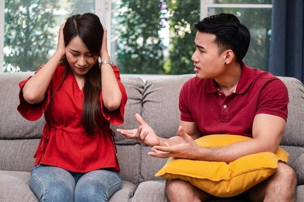 Đọc đoạn tin nhắn của vợ với bạn thân về kế hoạch sắp tới, tôi như muốn phát điên-2