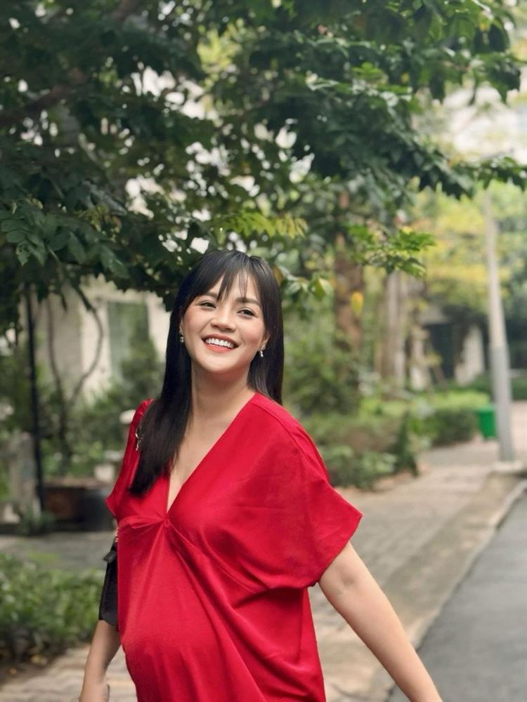 Thu Quỳnh đã hạ sinh tiểu công chúa, con trai đầu lòng háo hức làm việc này cho em gái!-3