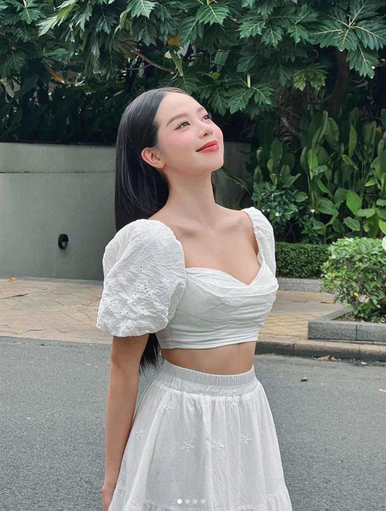 Đương kim Hoa hậu Việt Nam táo bạo với váy xẻ, hiếm hoi khoe vòng 1 sau chỉnh sửa-3