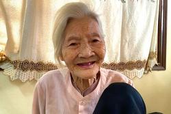 Cụ bà 100 tuổi minh mẫn, đi thăm con cháu mỗi ngày