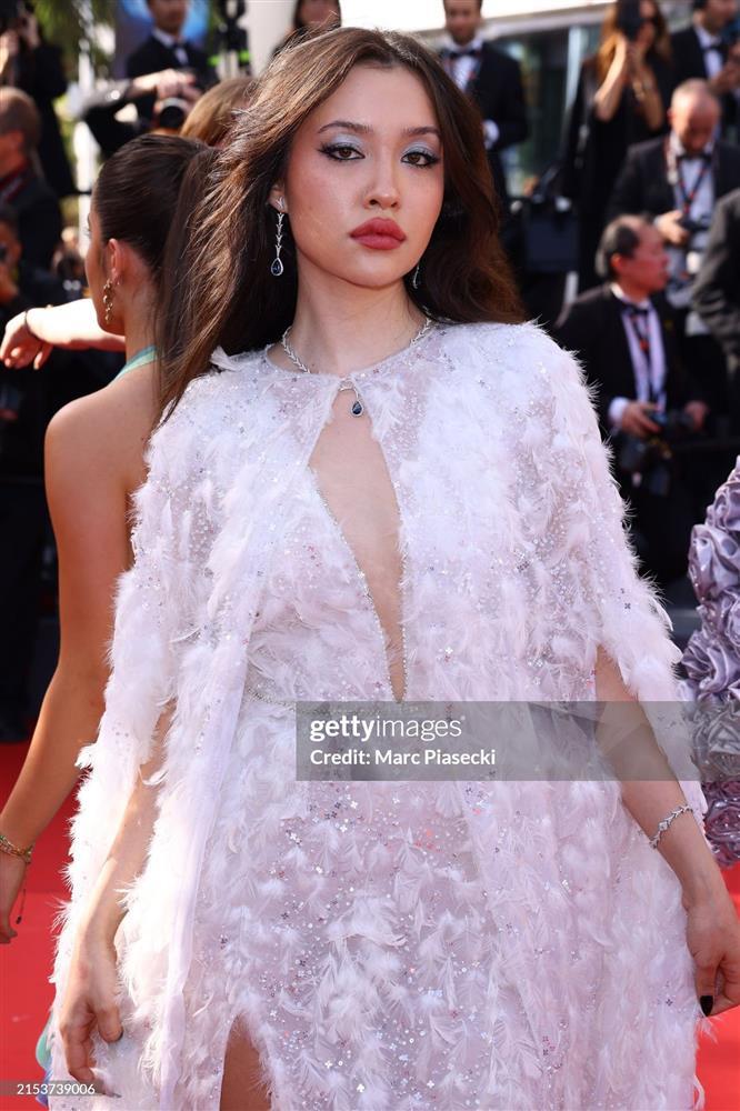 Người đẹp vô danh thi nhau mặc hở ở Cannes-2