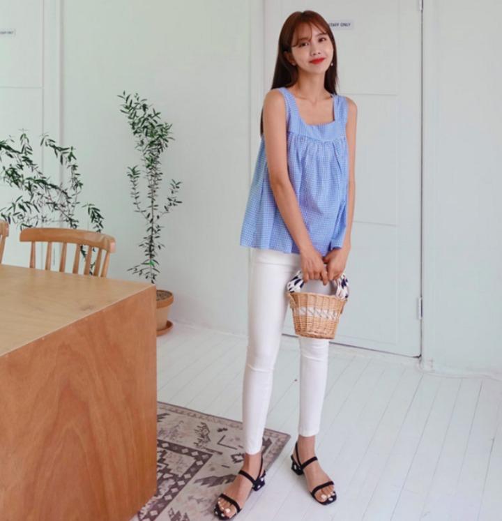 Mẫu sandals cơ bản của ngày hè vừa giải nhiệt vừa tôn dáng hiệu quả-1